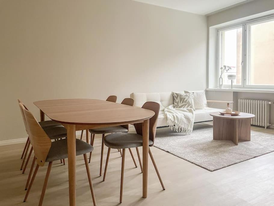 Central 1Br Next To The Park Helsínquia Exterior foto